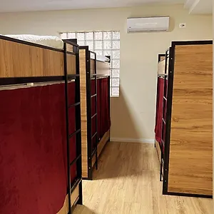 Chilli Hostel Tiran
